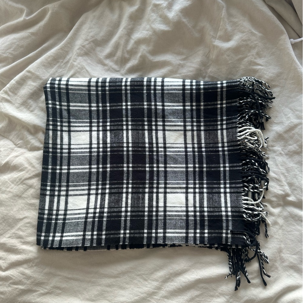 Black and white plaid scarf